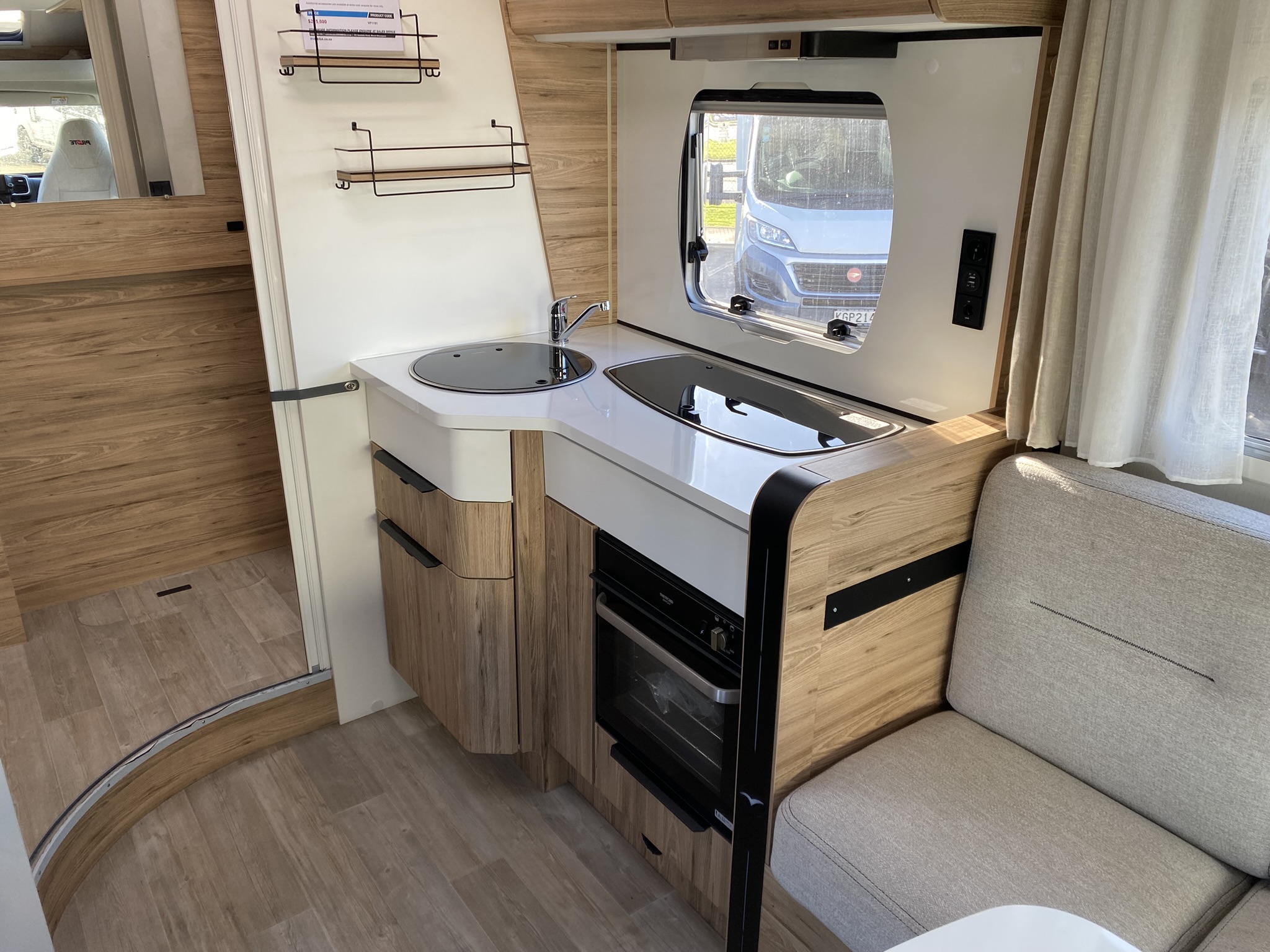 Pilote Pacific P696D