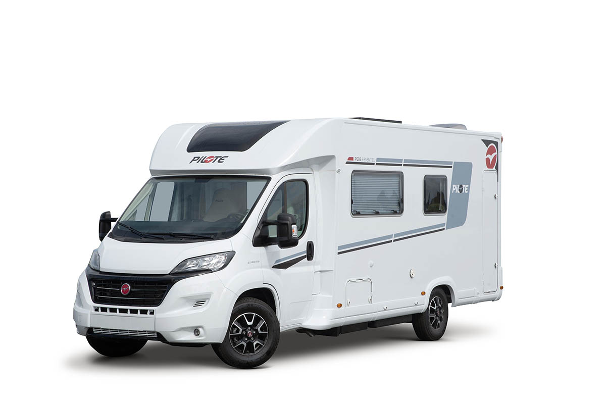 Pilote Pacific P696D