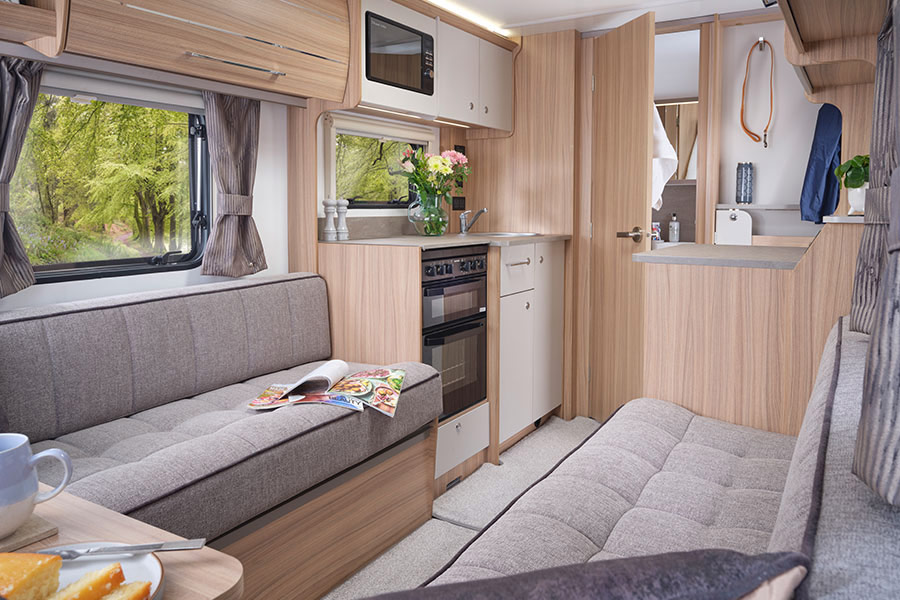 Bailey Phoenix GT75 420