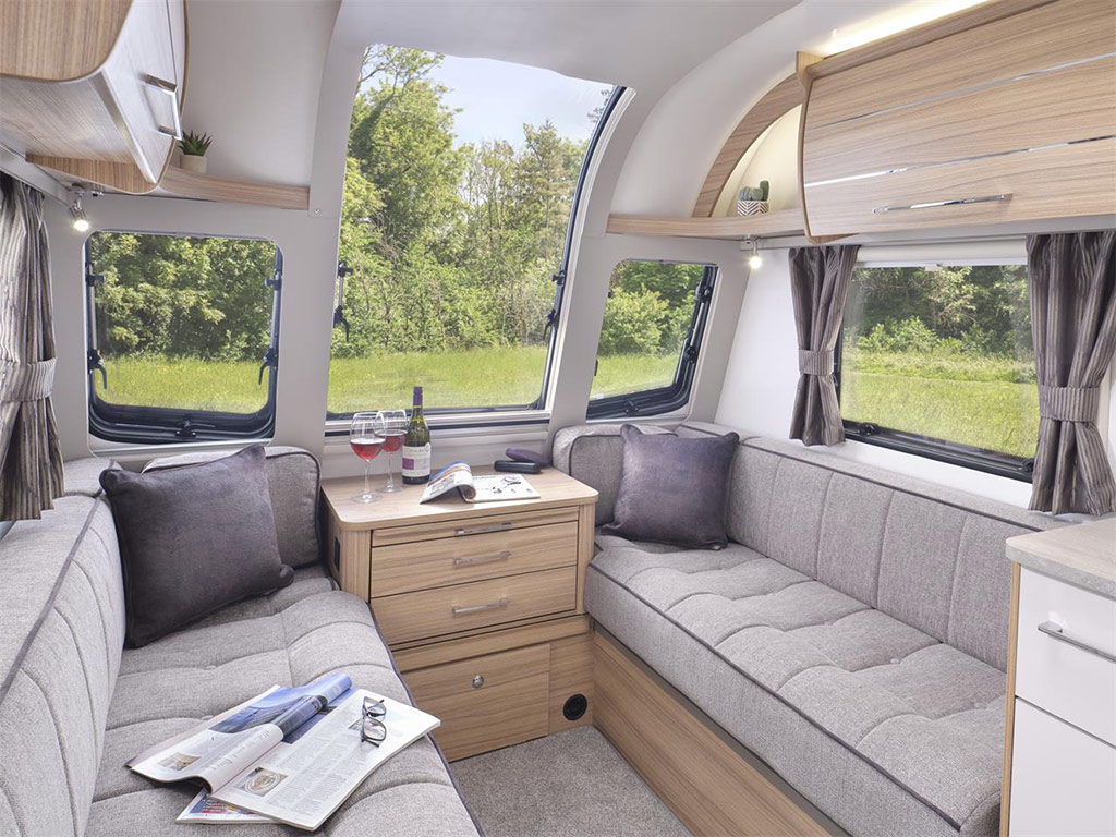 Bailey Phoenix GT75 640