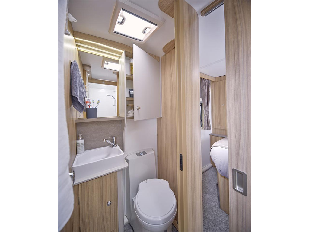 Bailey Phoenix GT75 640