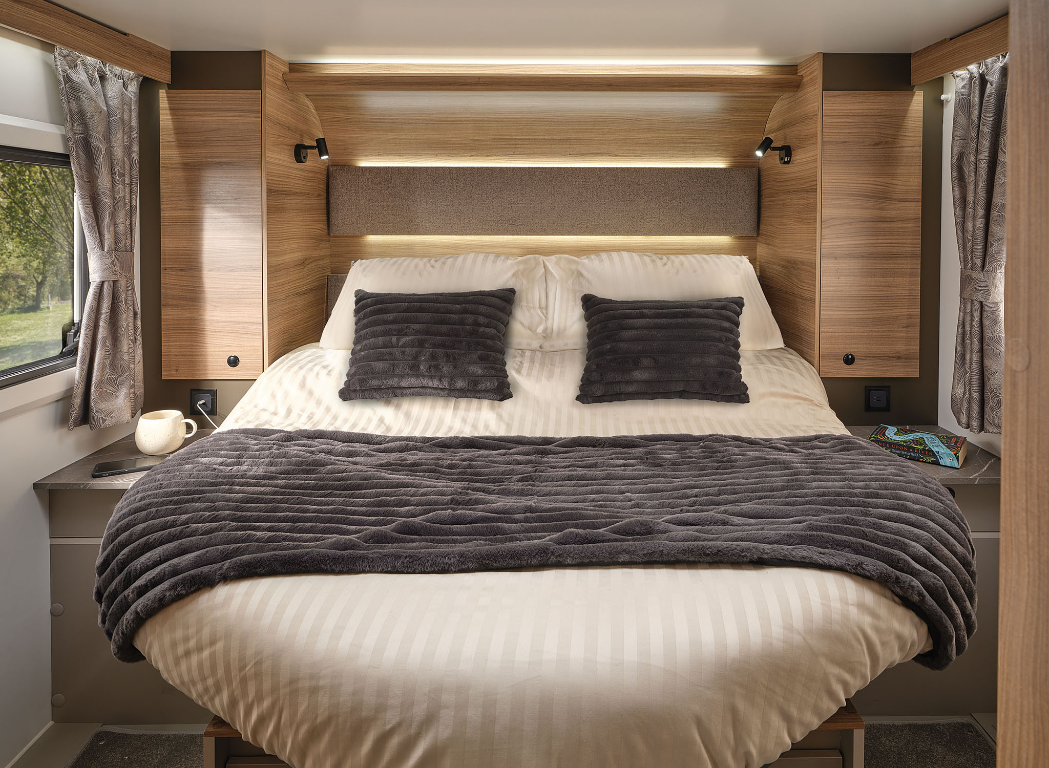 Bailey Autograph IV 79-4i